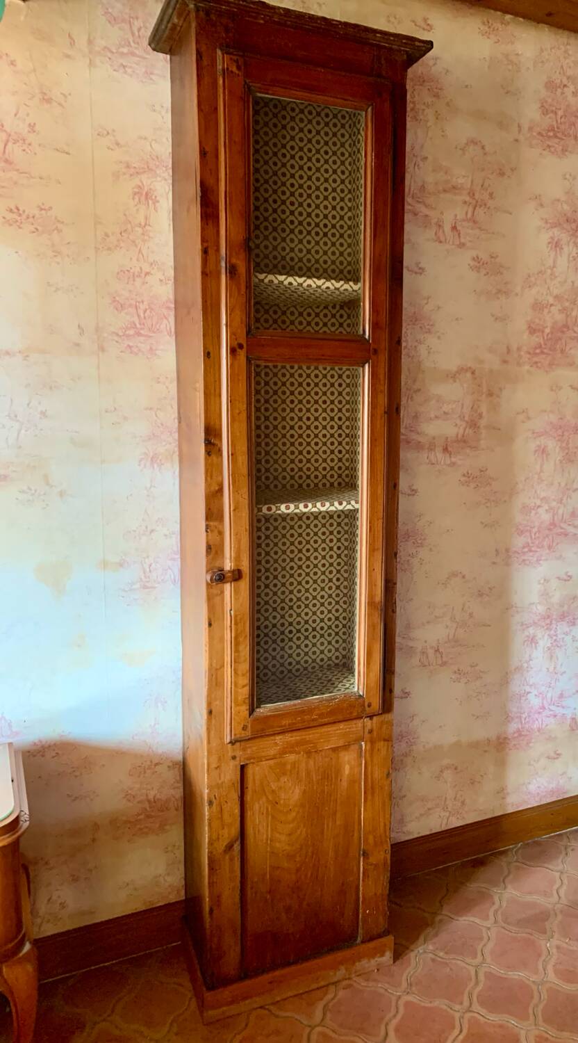 Antique solid wood display cabinet – narrow cabinet