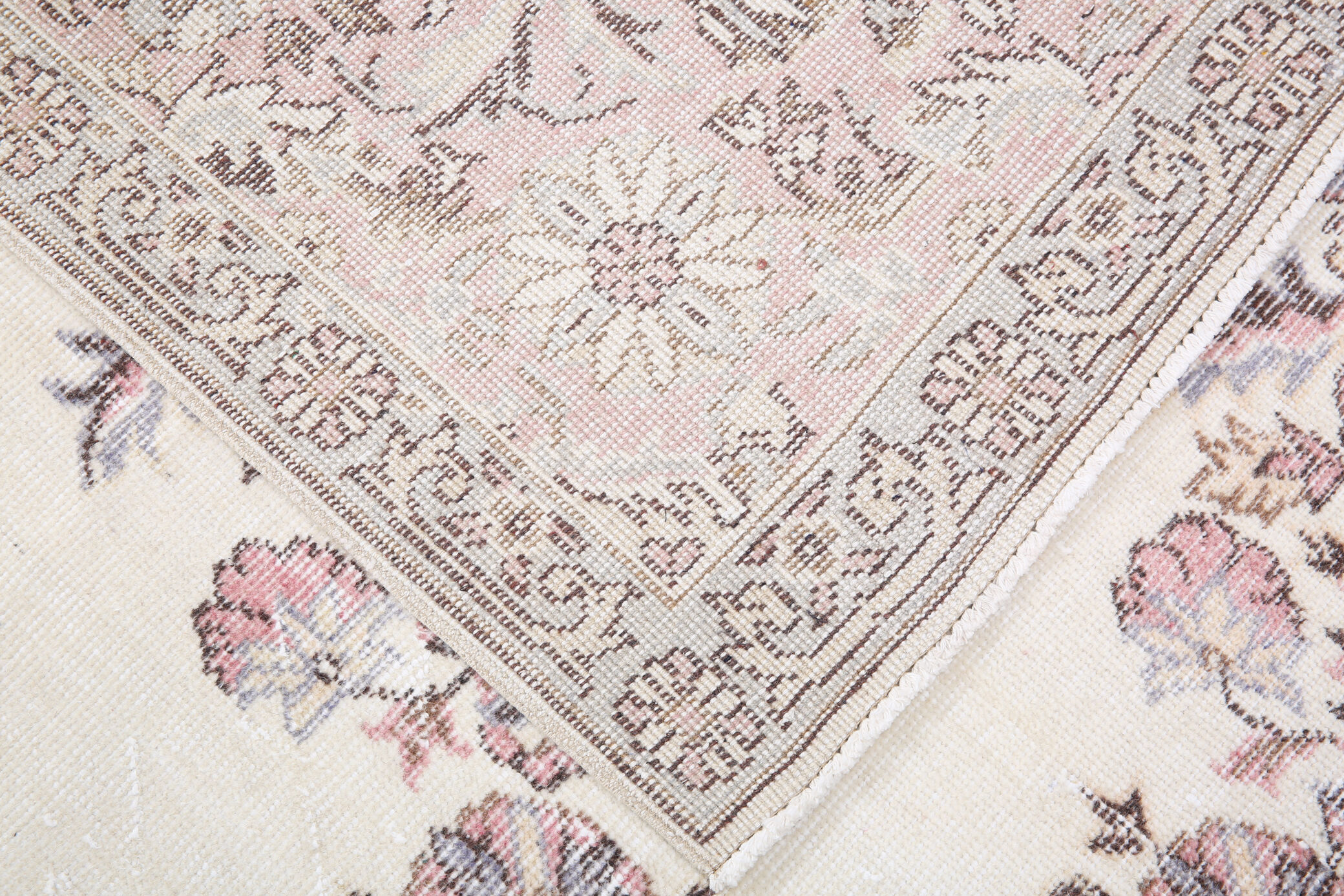 Farmhouse floral vintage carpet rug