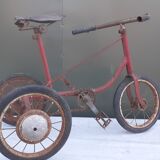 Tricycle enfant ancien