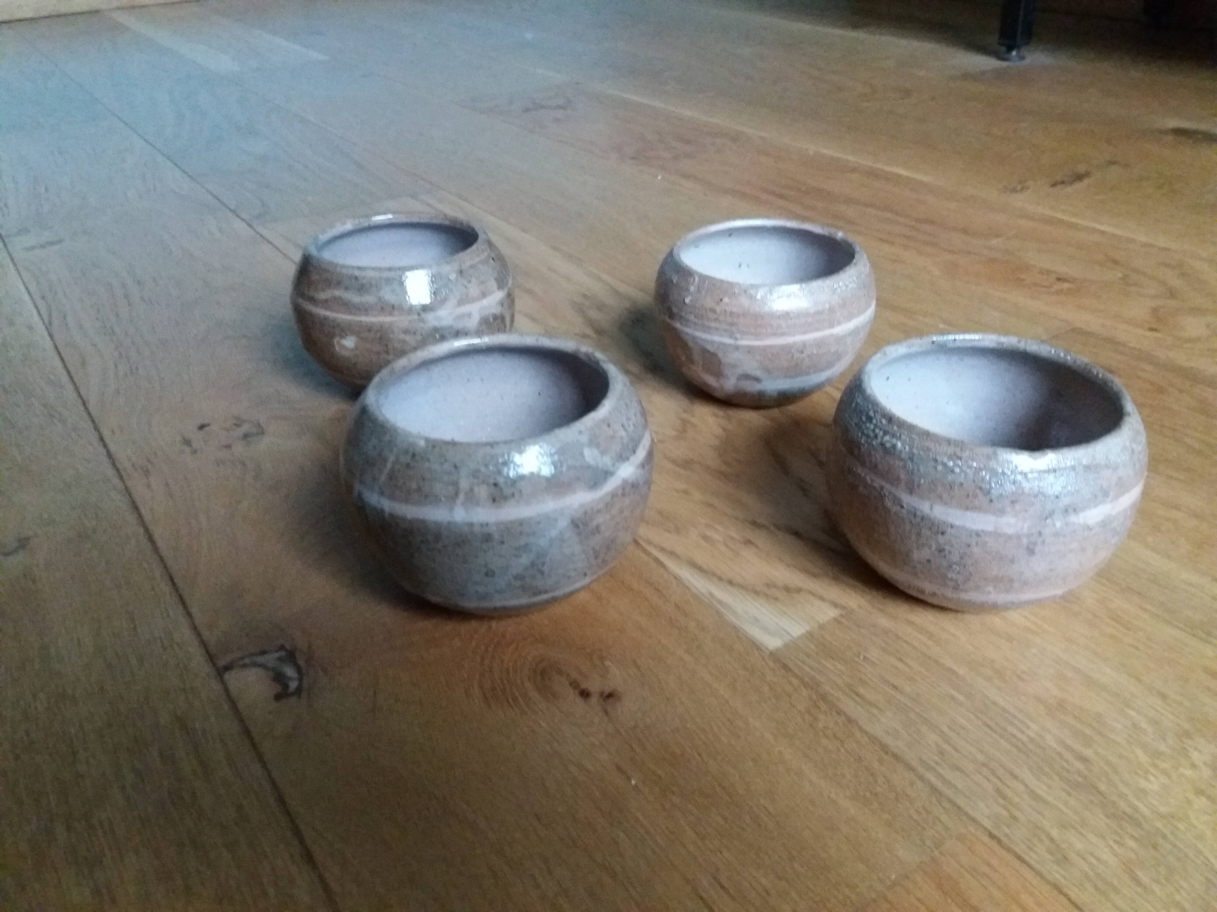 Coupelles tasses en grès signées Anne Rémy Clamagirand