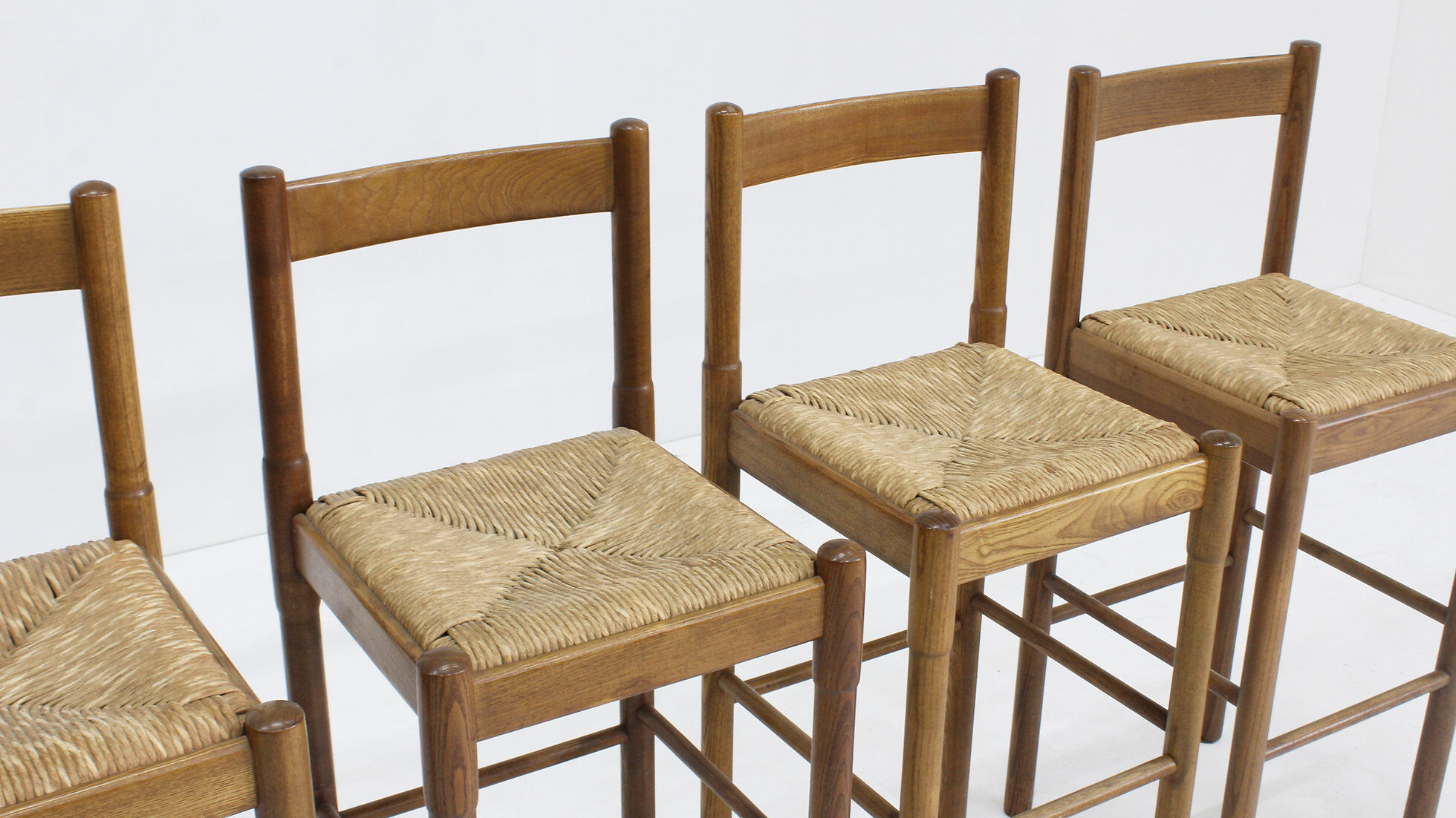 Ensemble de tabourets de bar vintage Vico Magistretti en frêne et paille, Italie