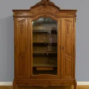 Bibliothéque Style Louis XV Rocaille en noyer sculpté