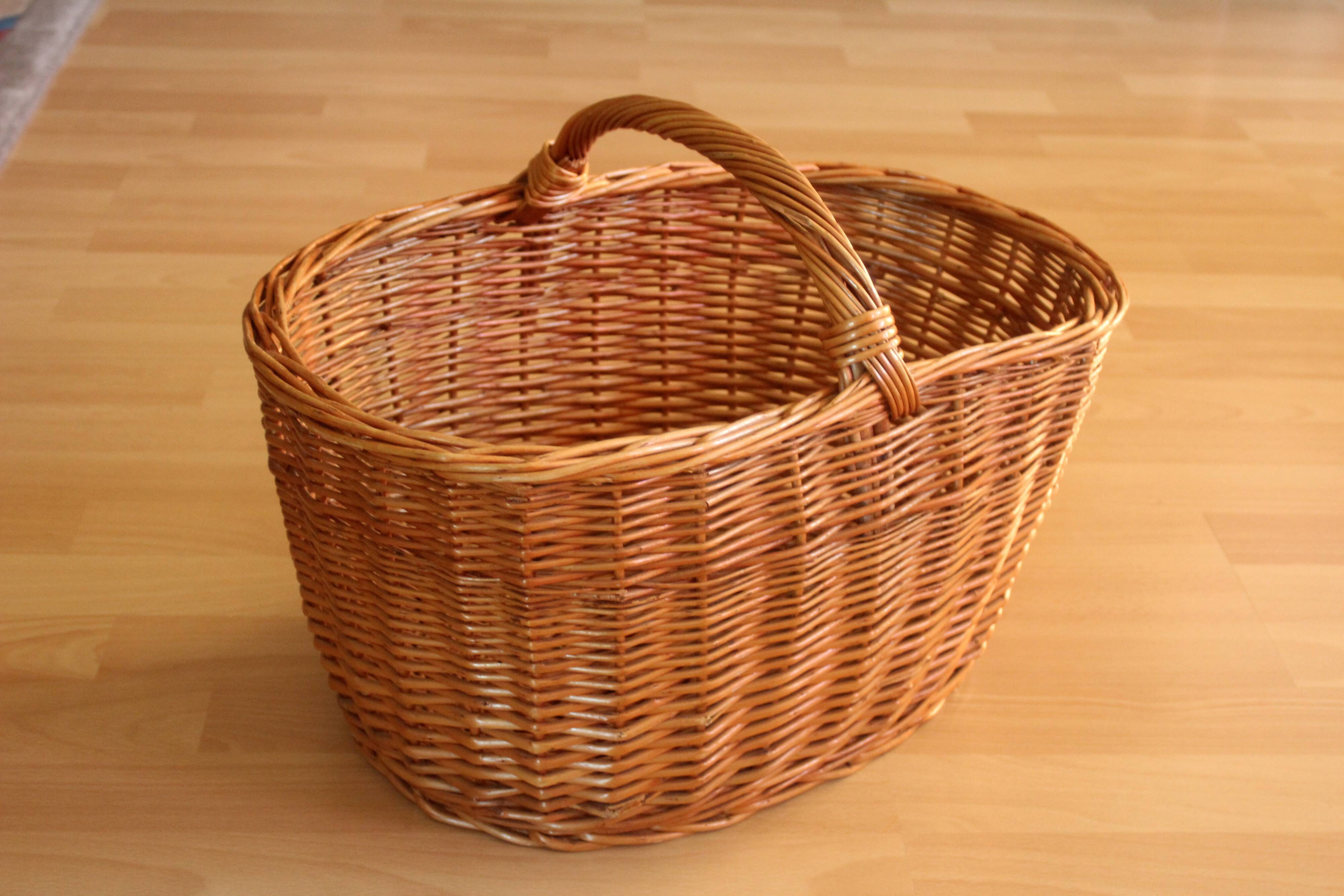 Panier en osier années 1980