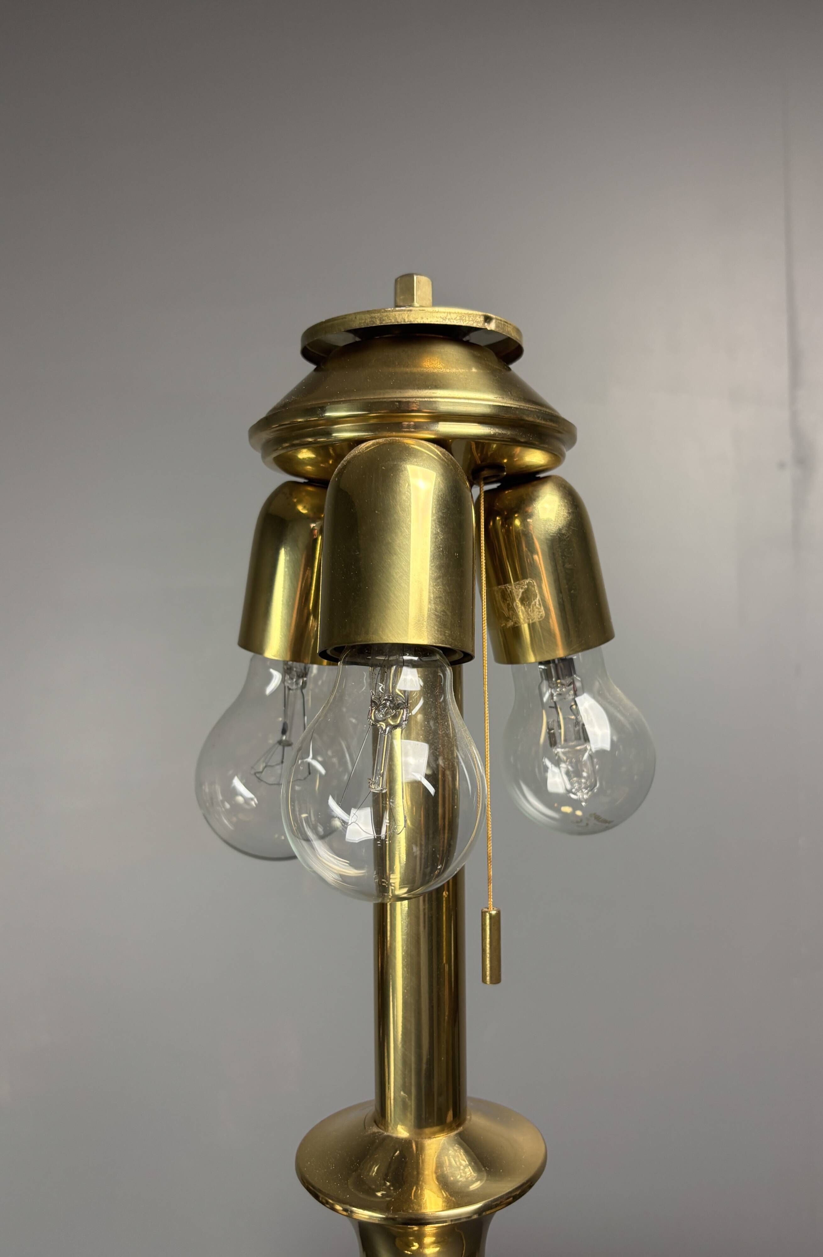 Italian midcentury pencil reed rattan brass Fungo mushroom table lamp 1970s