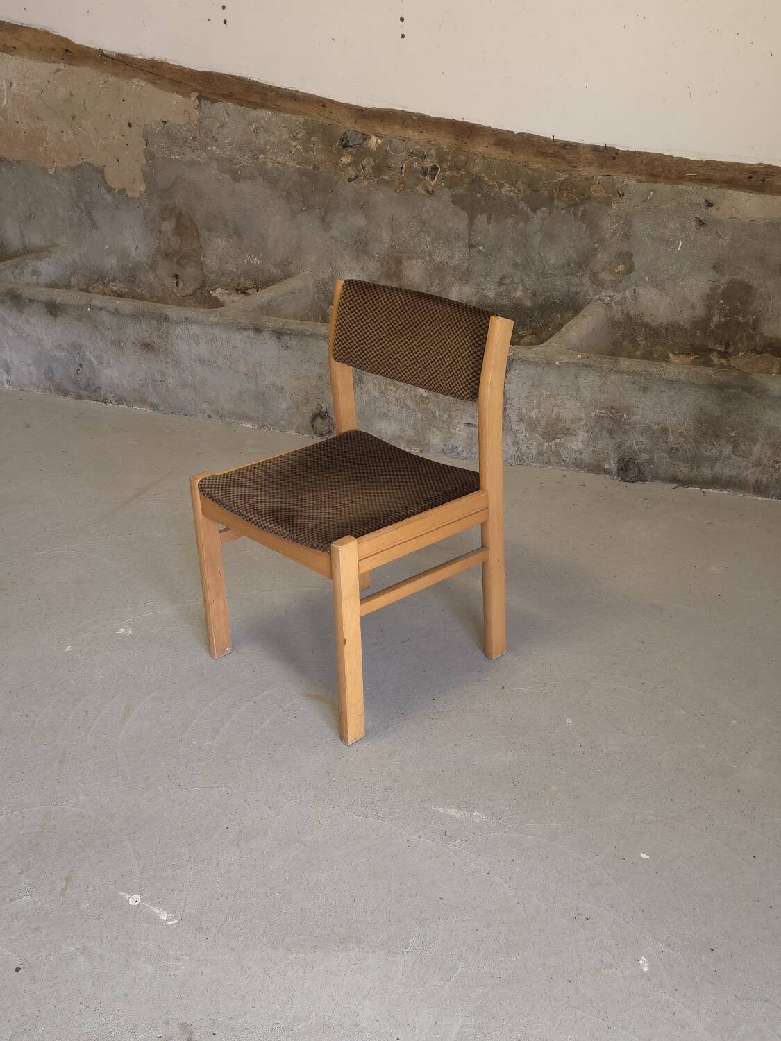 1970 wood and velvet chair