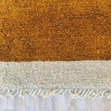 Traditional Berber rug in natural wool, size 150 x 250 cm.