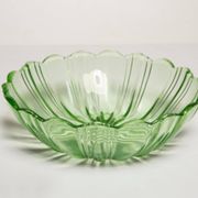 Vintage green decorative plate with flowers from the mid-century, Italy, 1960s.