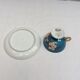 Ancienne tasse et soucoupe à chocolat en porcelaine de Paris Dimension : hauteur -8,5cm- D-11,5cm-