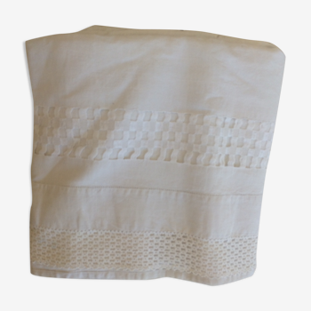 Drap ancien en lin broderies et dentelles faites main