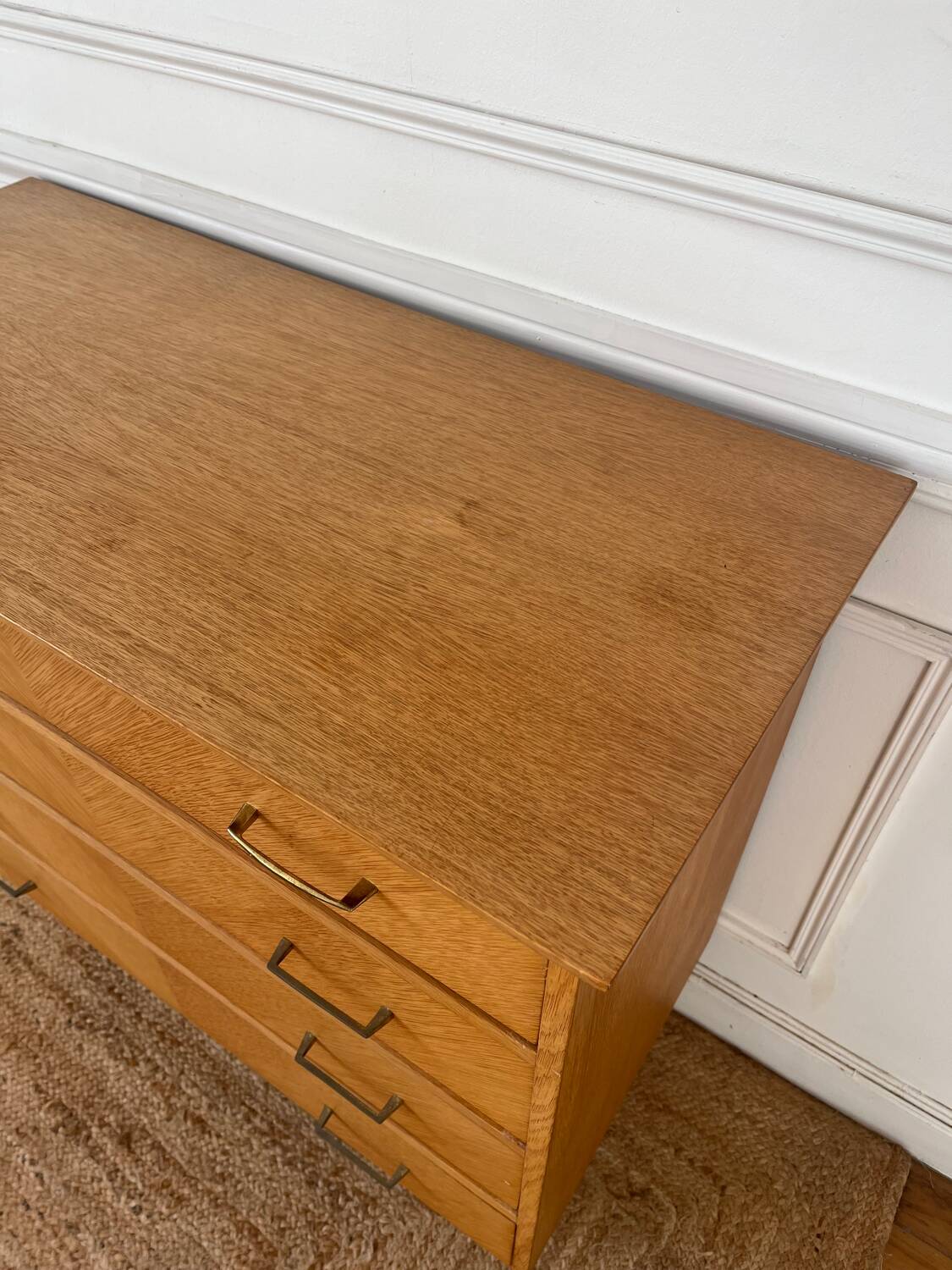 Vintage wooden chest of drawers with 4 drawers
