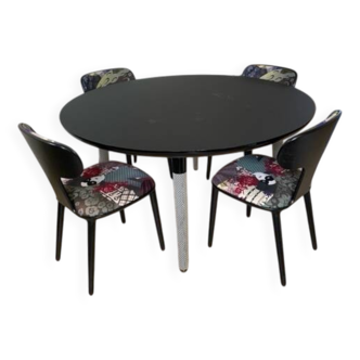 Roche Bobois Globe Trotter collection table and its four chairs