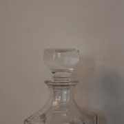 Vintage whisky carafe by Cristal d’Arques with geometric design and stopper – H 26 cm
