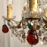 Lustre en bronze doré, pendeloques cristal et pampilles de verre coloré en forme de fruits, fin XIXe