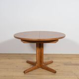 Mid-Century Round Walnut Extendable Dining Table, United Knigdom, 1950s
