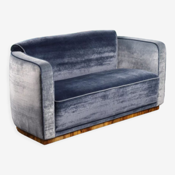 Art Deco sofa, HasModern