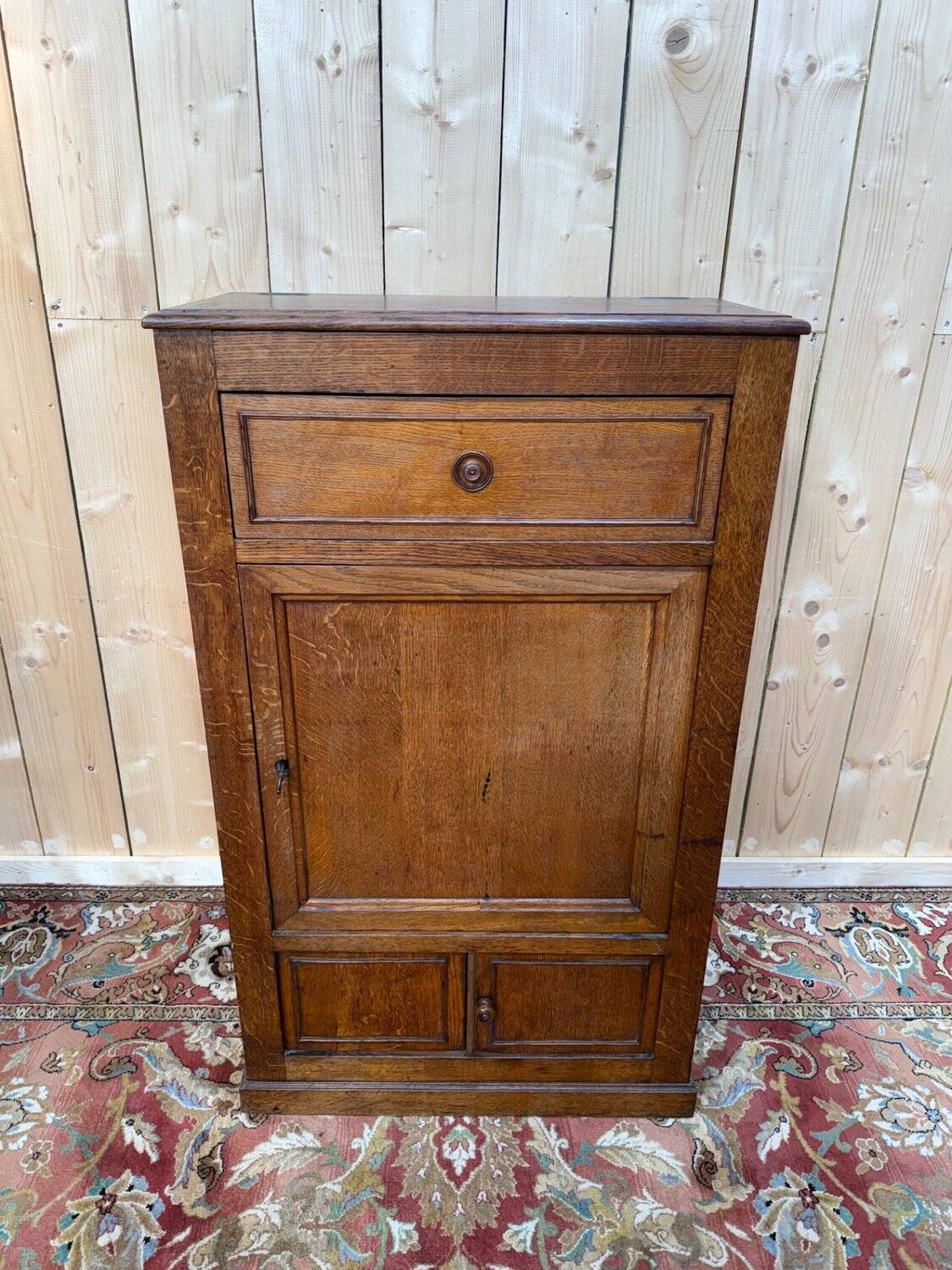 Meuble d'appoint en chêne massif – Style classique XIXe siècle