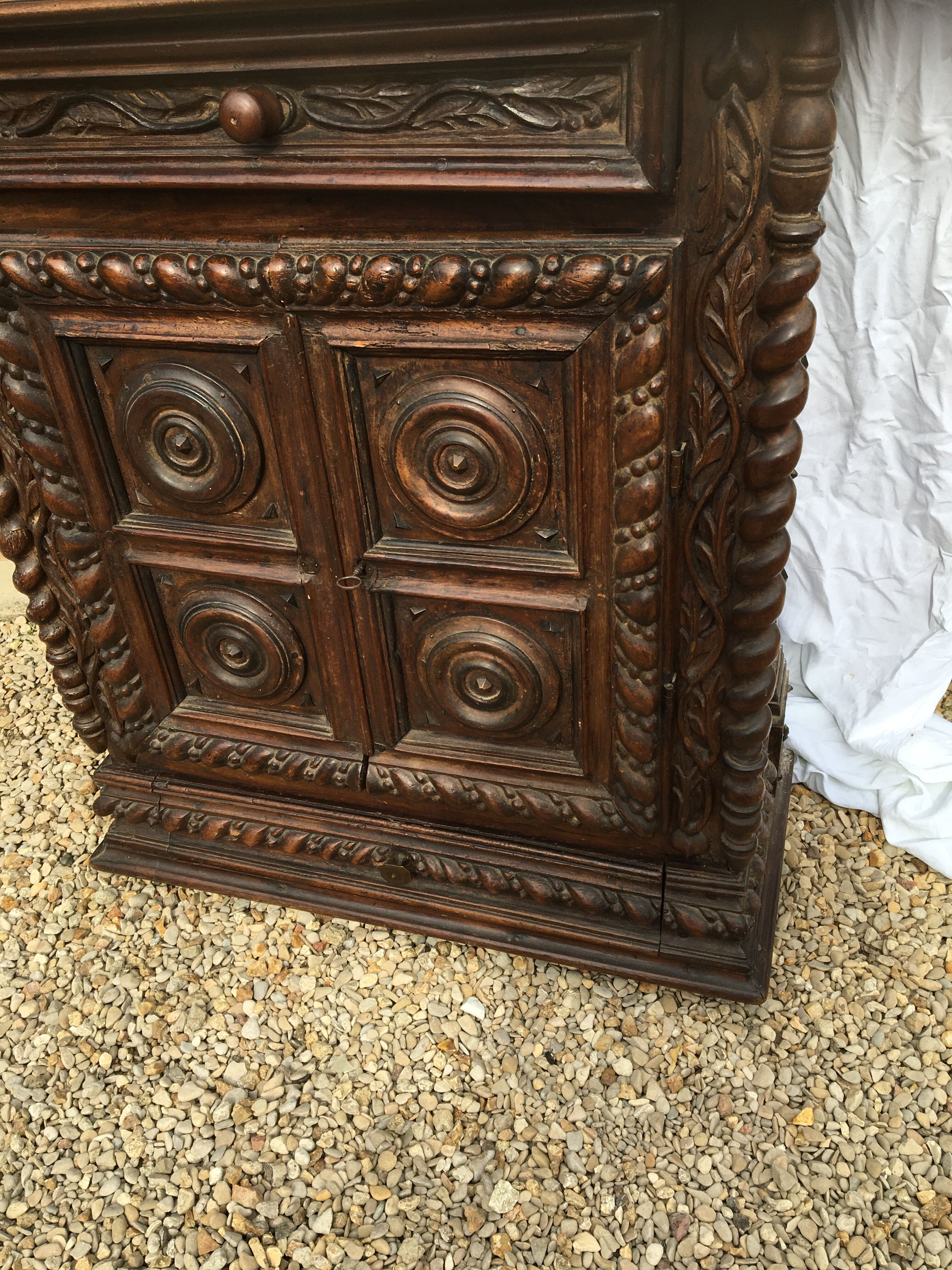 Buffet deux Corps Louis XIII