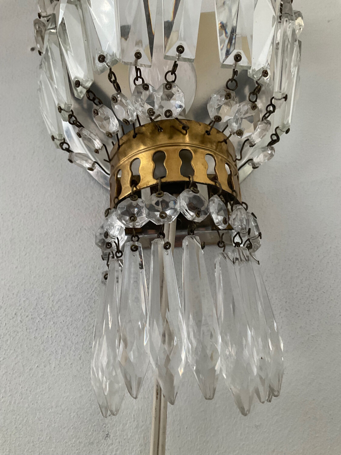 Hot air balloon wall lamp with tassels