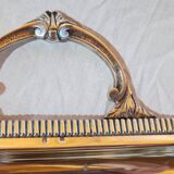 Grand Plateau de service de forme en métal plaqué argent, mouluré et ciselé