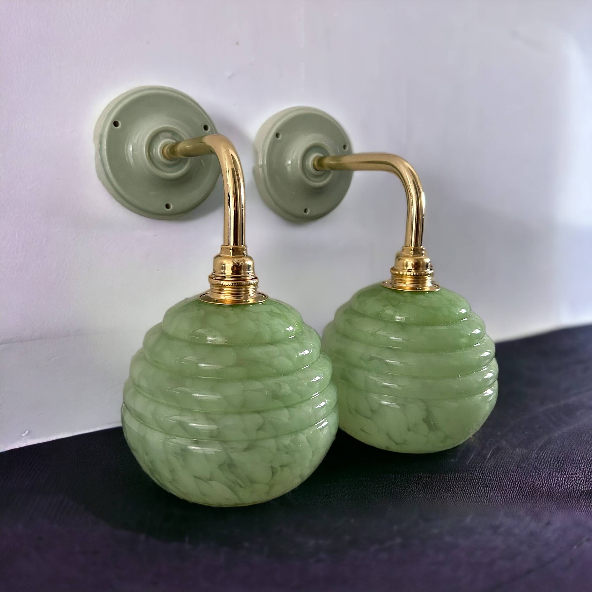 Paire d’appliques Art déco vert pastel