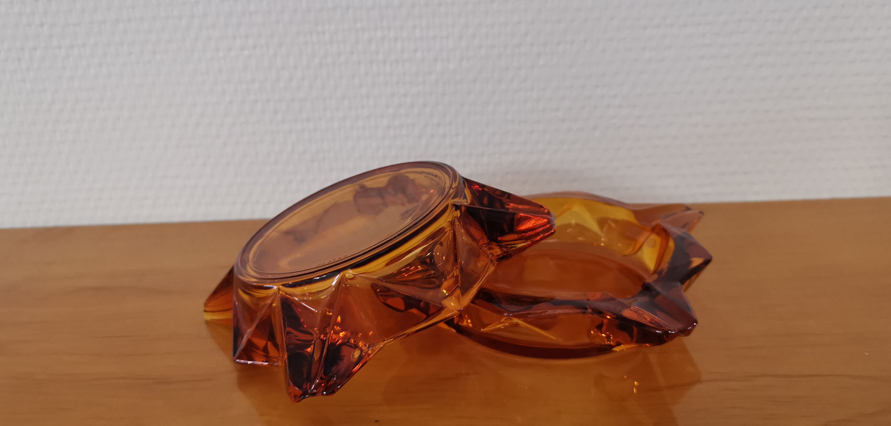 2 vintage luminarc amber star ashtrays from the 1970s