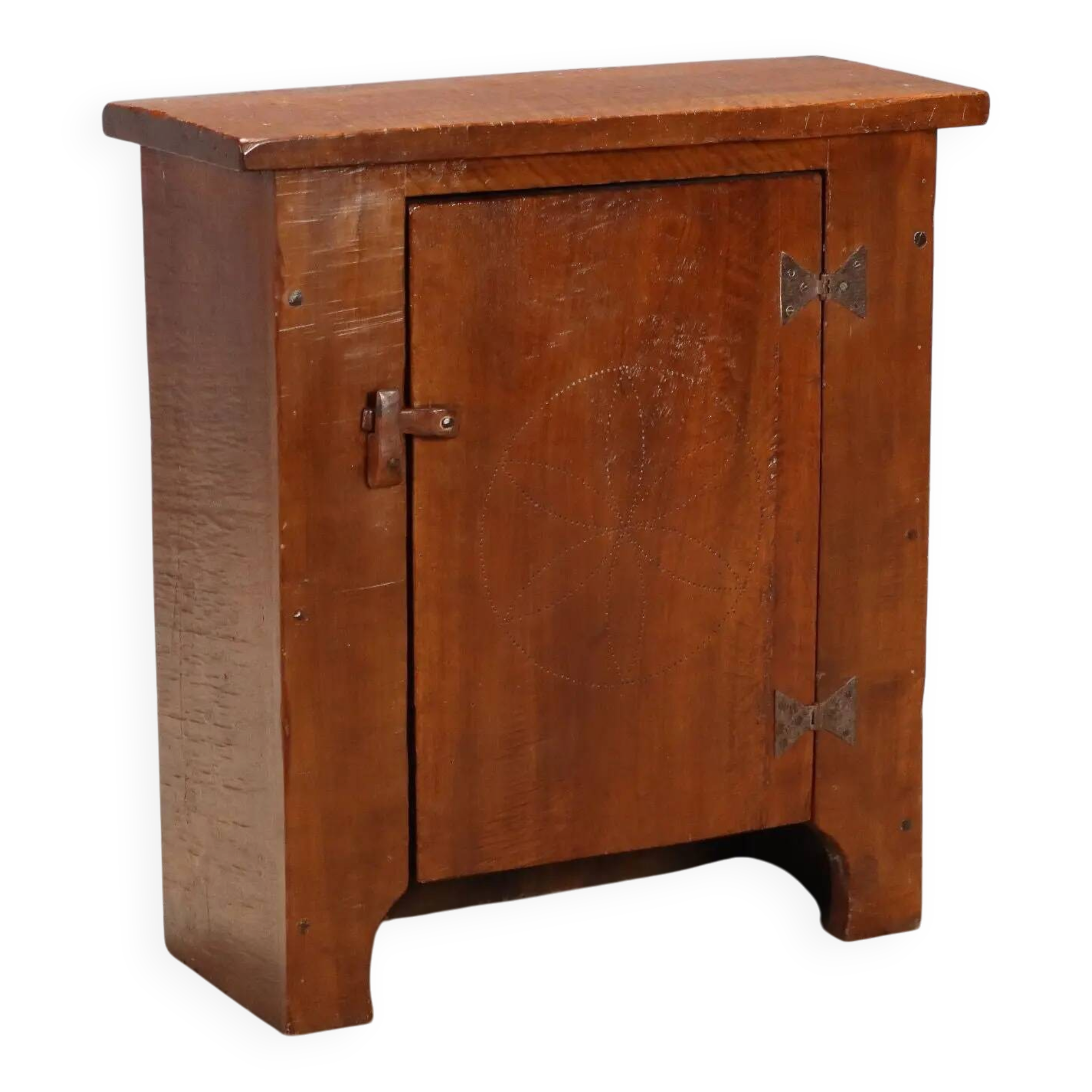 Walnut credenza with floral engraving - Italy 19th century