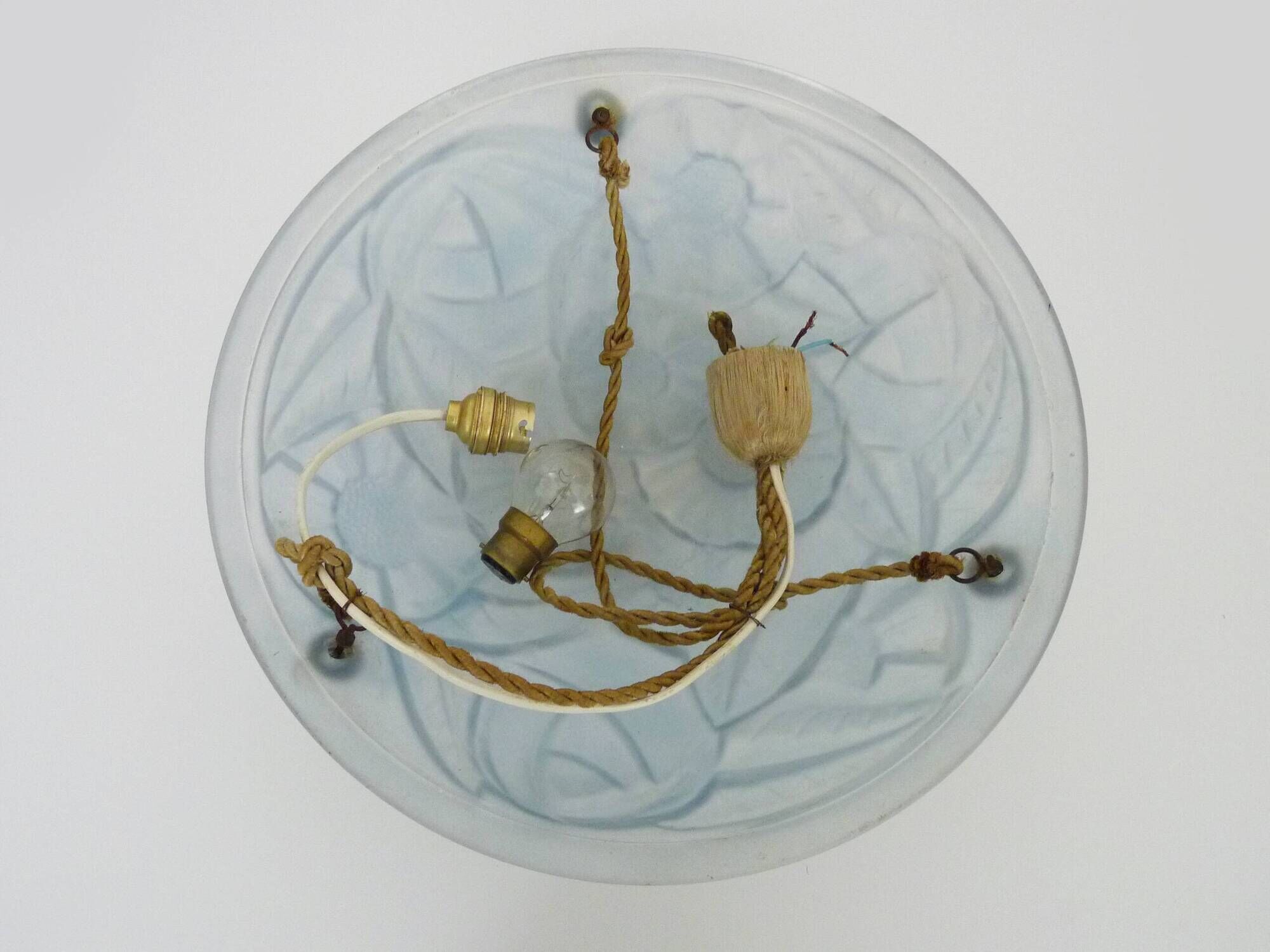 Old degue chandelier, 1-burner art deco washbasin pendant light, in blue glass paste. signed degué