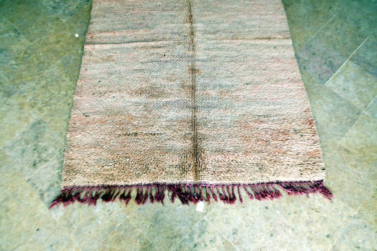 Tapis berbère marocain Beni Mguild vintage 197 x 154 cm