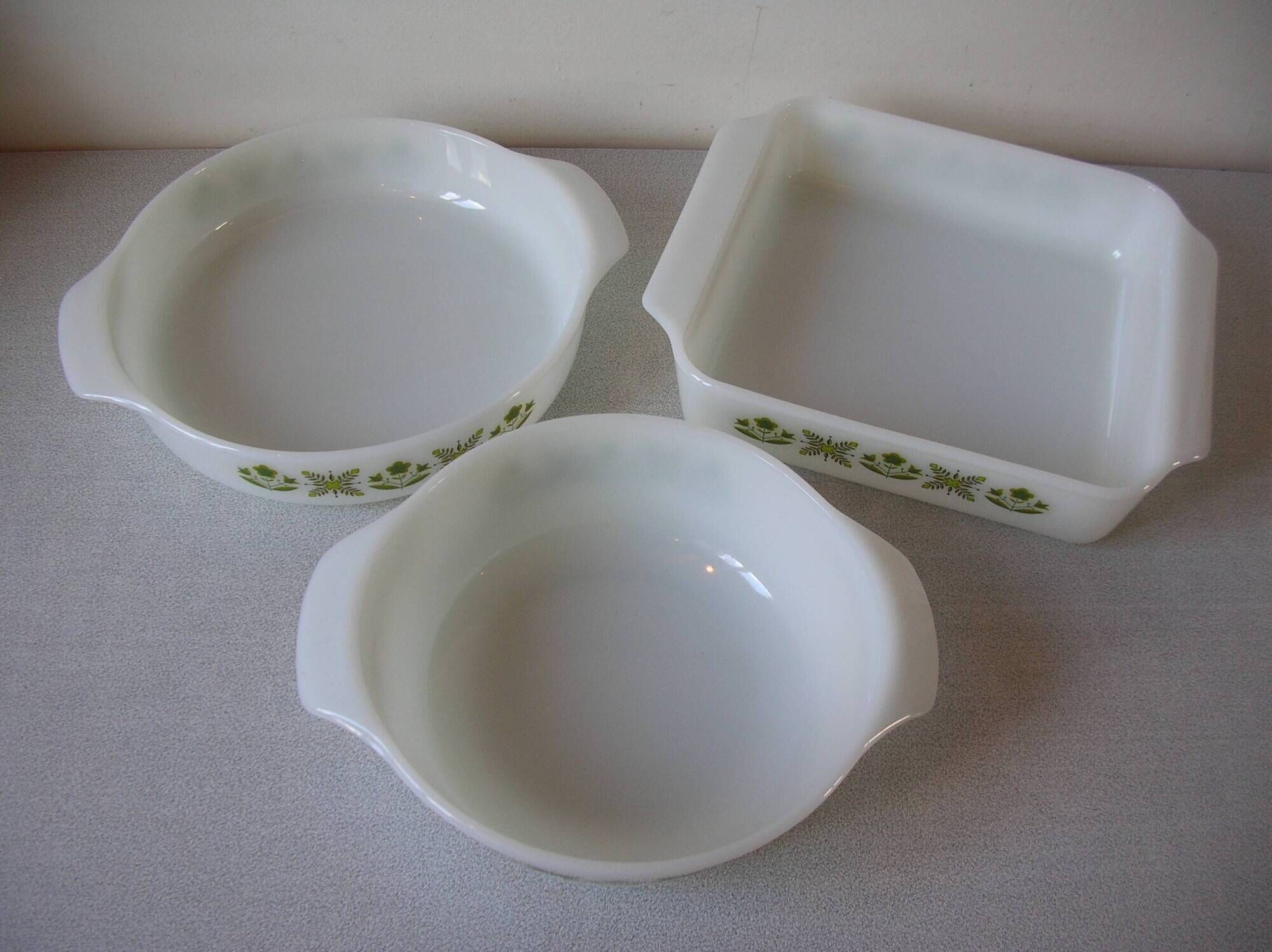 Set of 3 old Anchor Hocking USA dishes floral decor kitchen party table