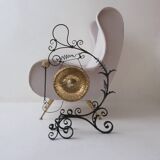 Gong antique géant Arts & Crafts, fer forgé et laiton, style Townshends, années 1890 environ, anglais