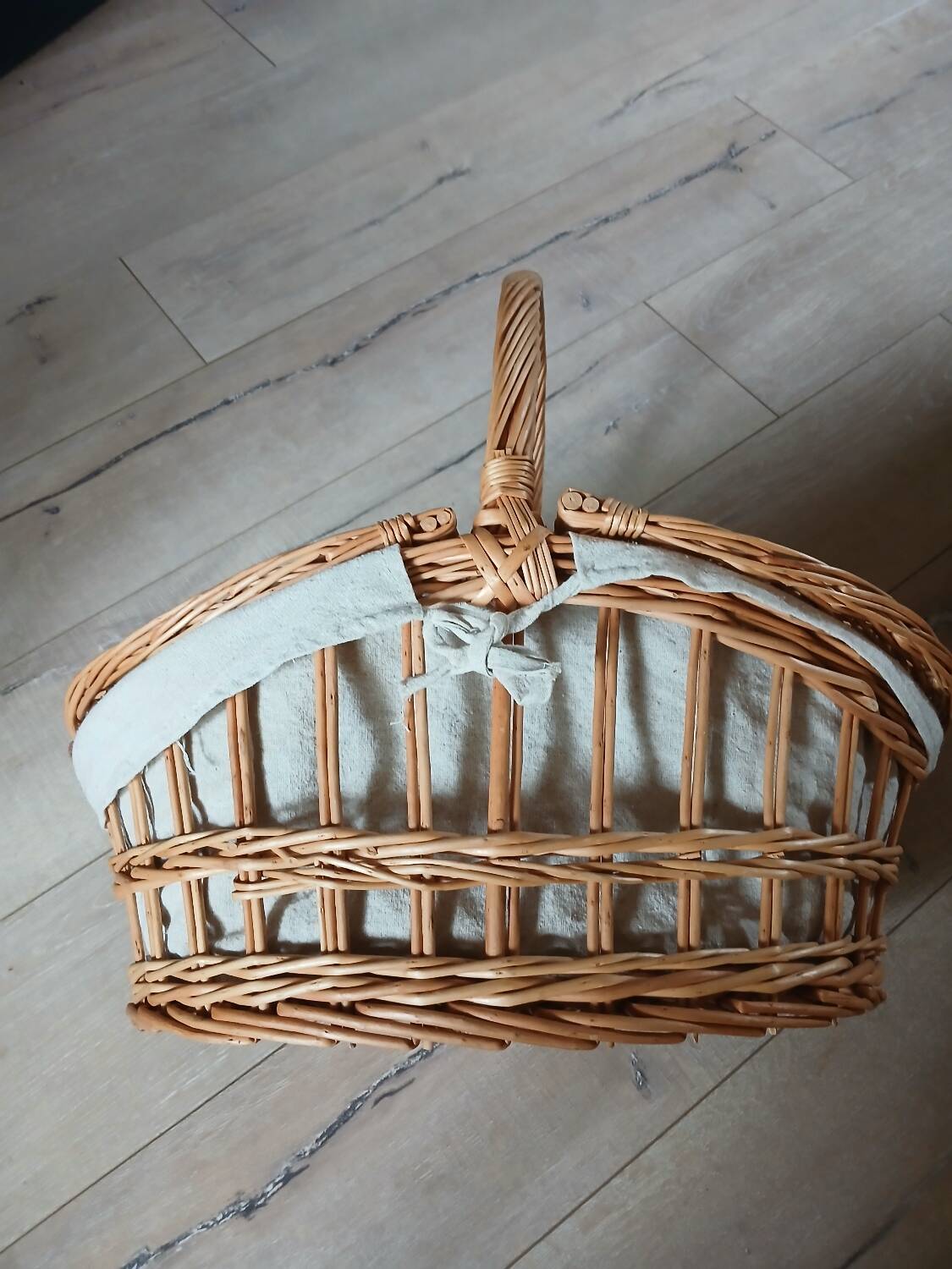 Panier à pique-nique ancien