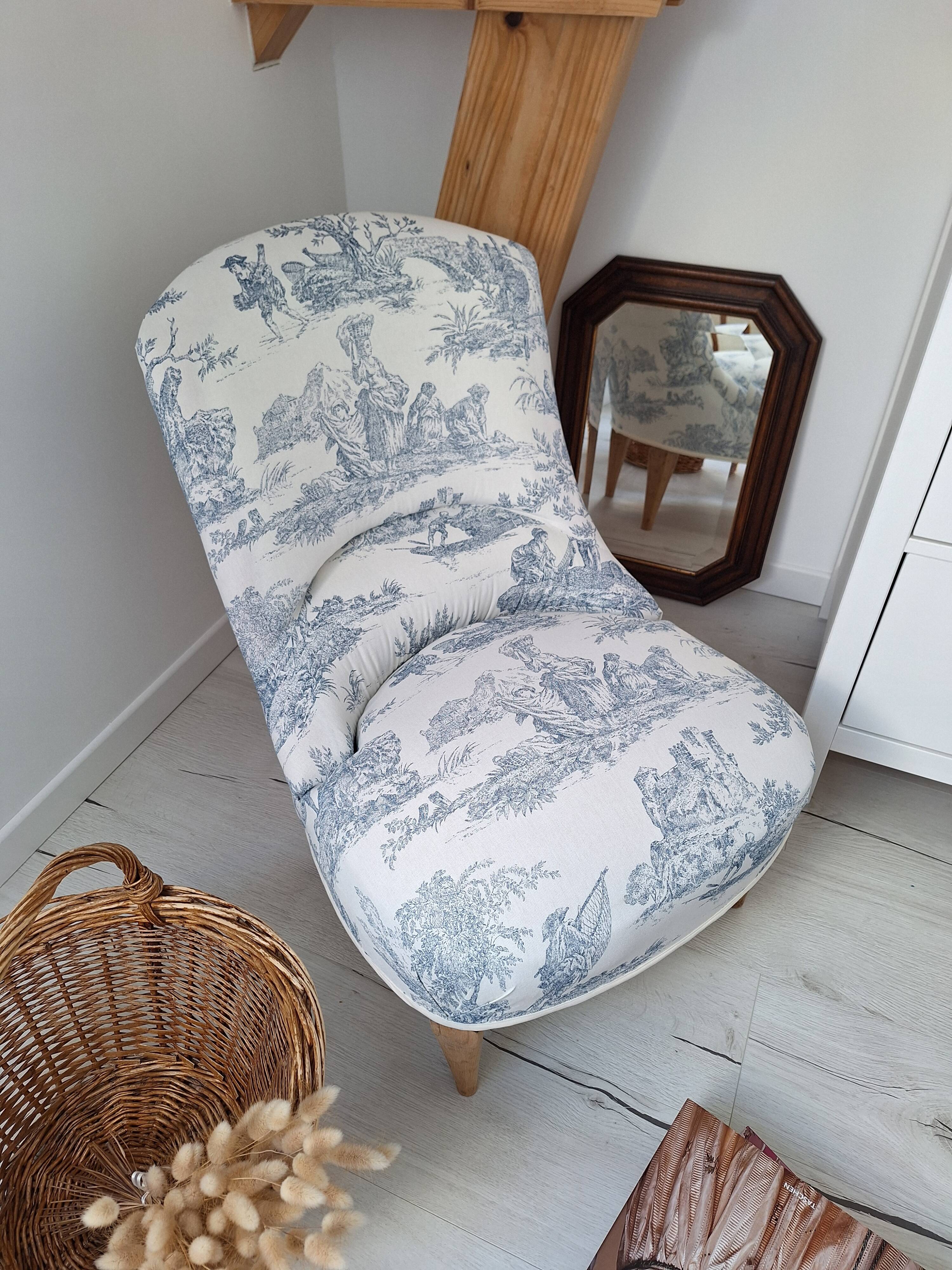 Blue toile de Jouy toad armchair