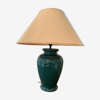 Lampe en porcelaine avec abat jour liseré doré