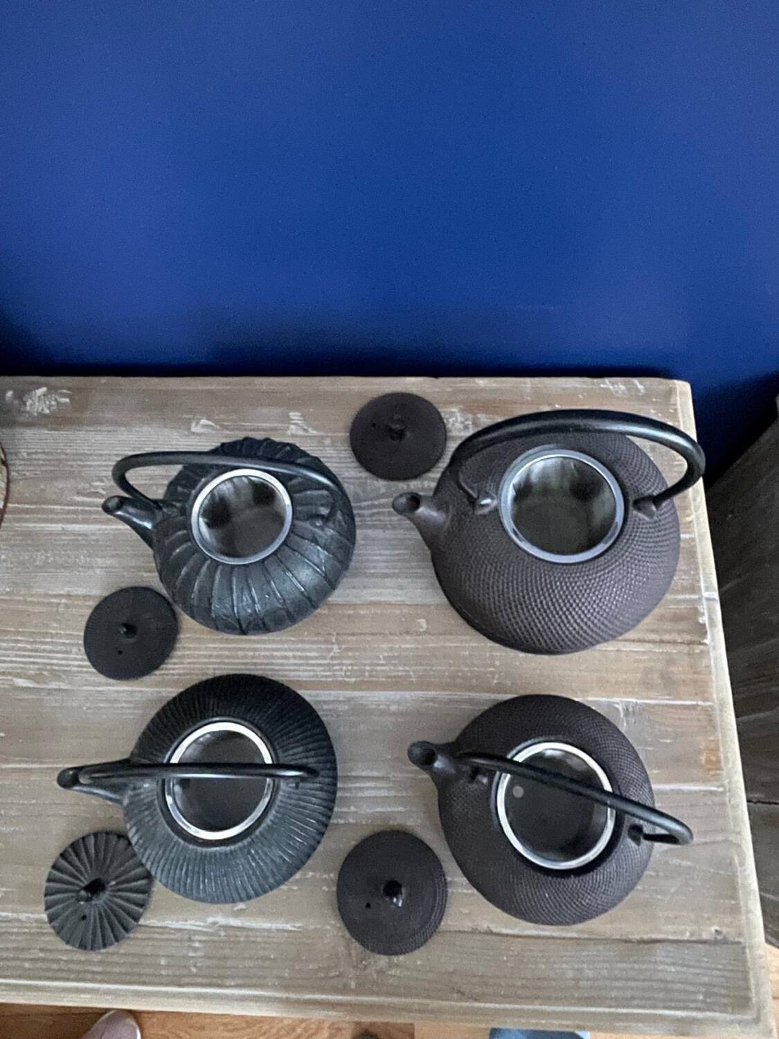 Set of 4 Japanese teapots