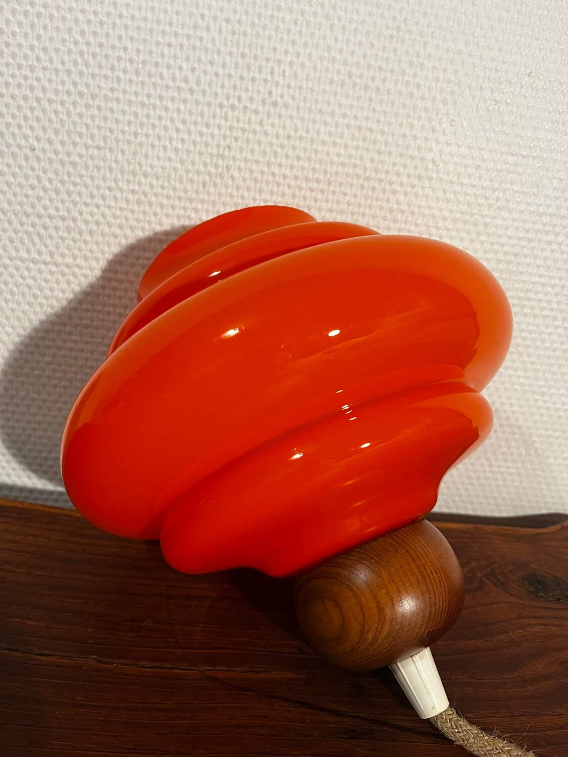Suspension vintage orange verre opalin