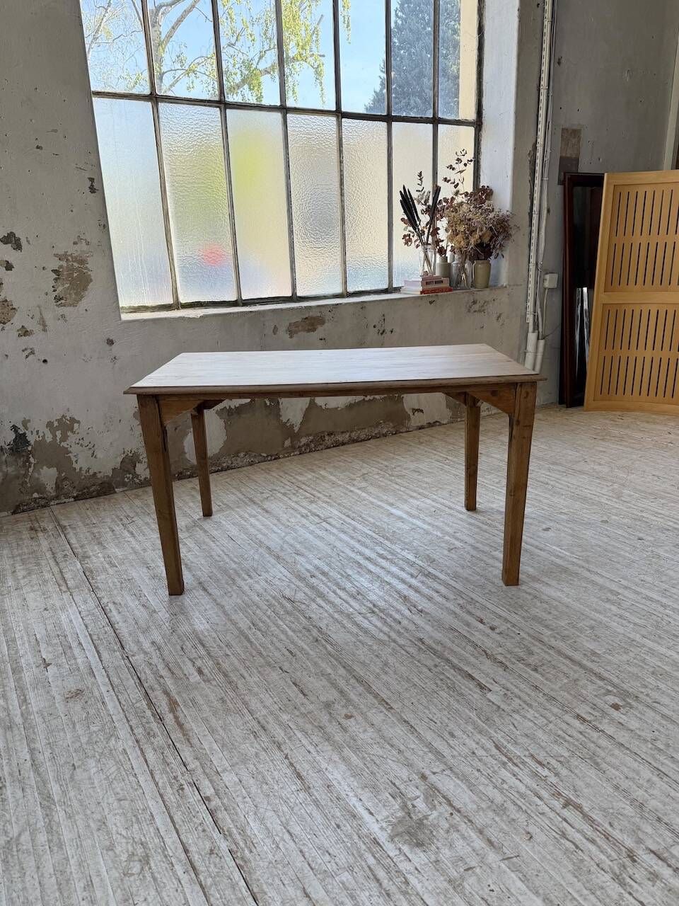Oak desk with spindle legs, 1950s