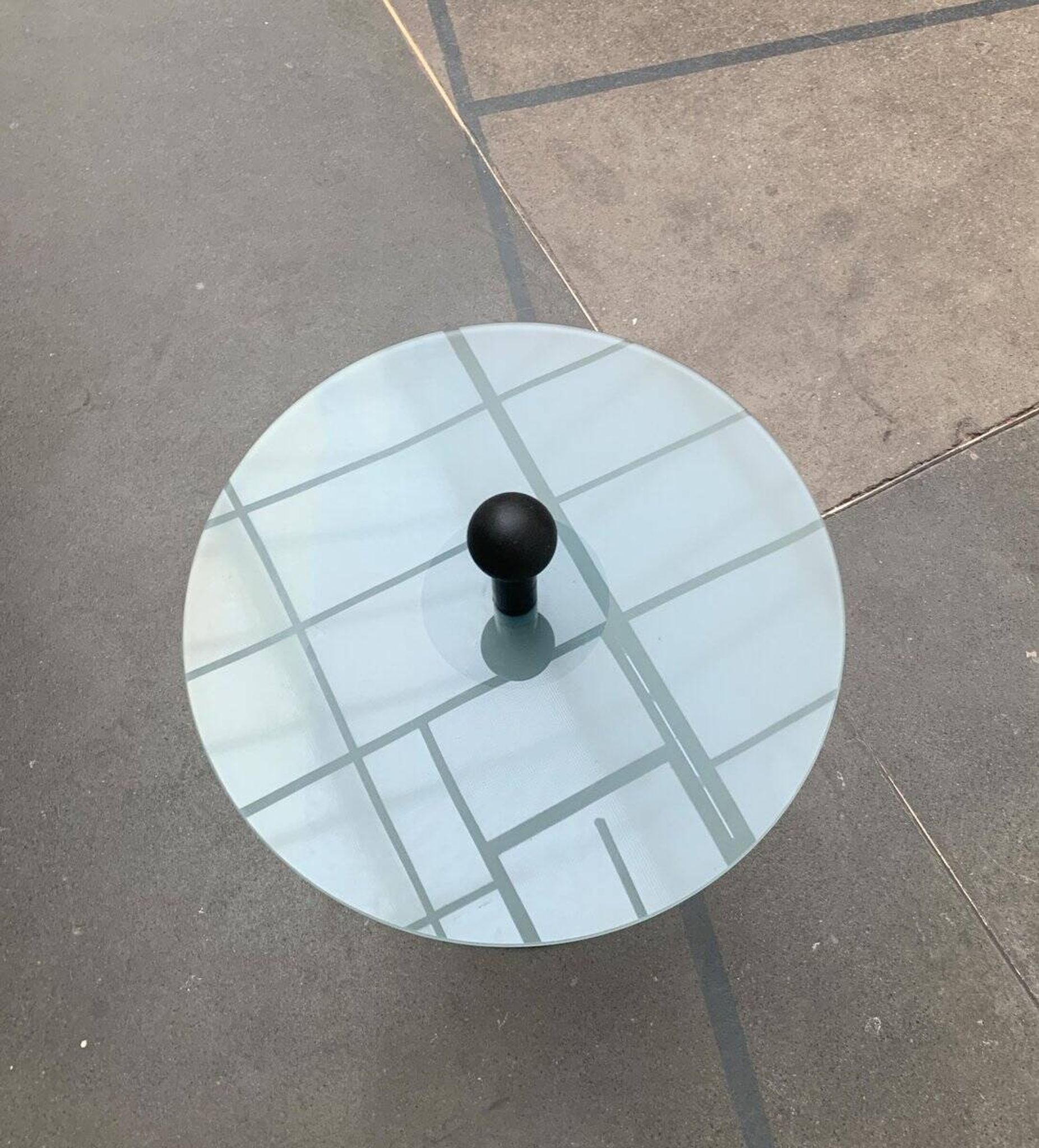 Table d'appoint postmoderne vintage d'Ikea
