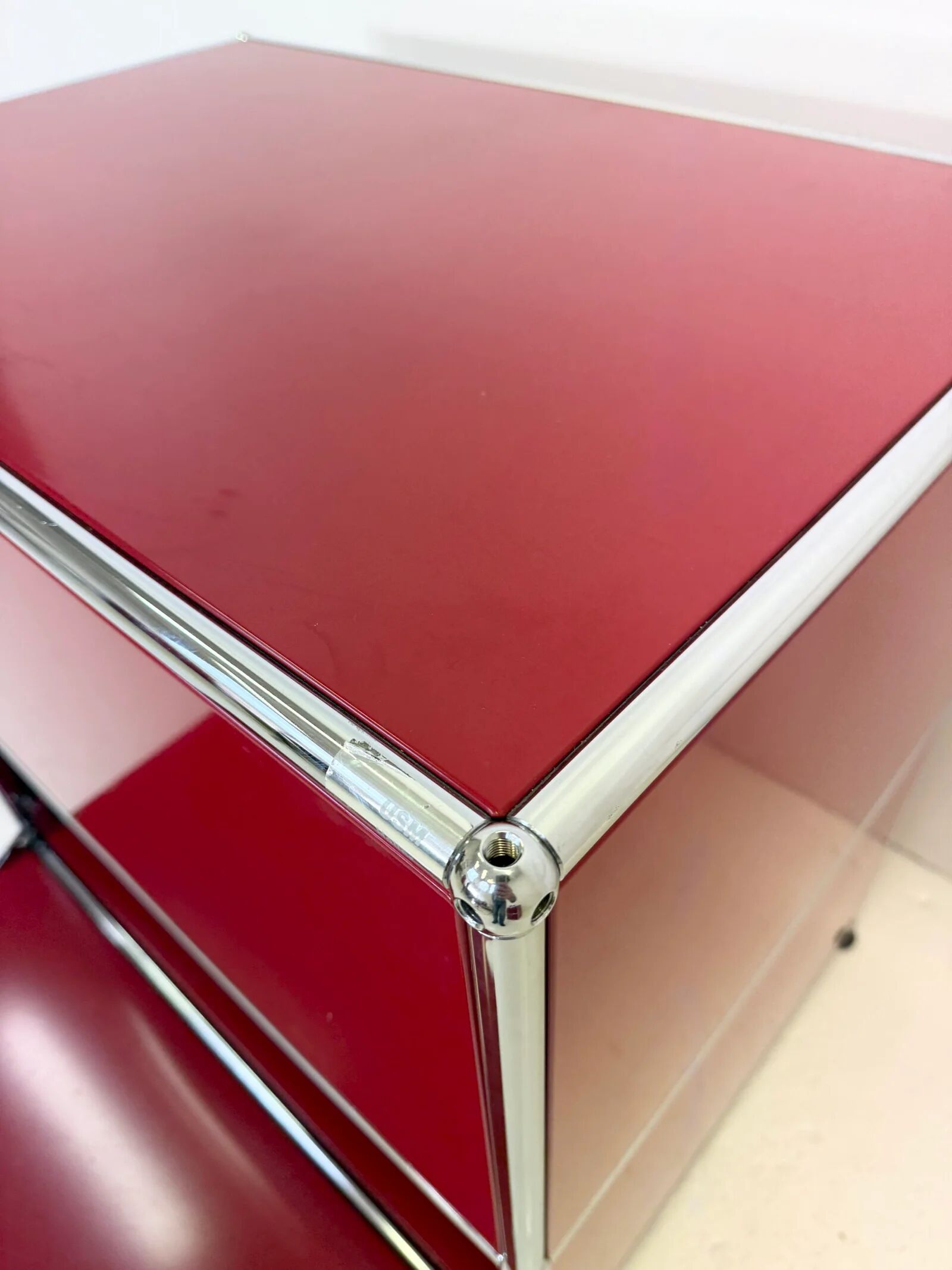 USM Haller "Ruby Red" – storage unit (as new condition)
