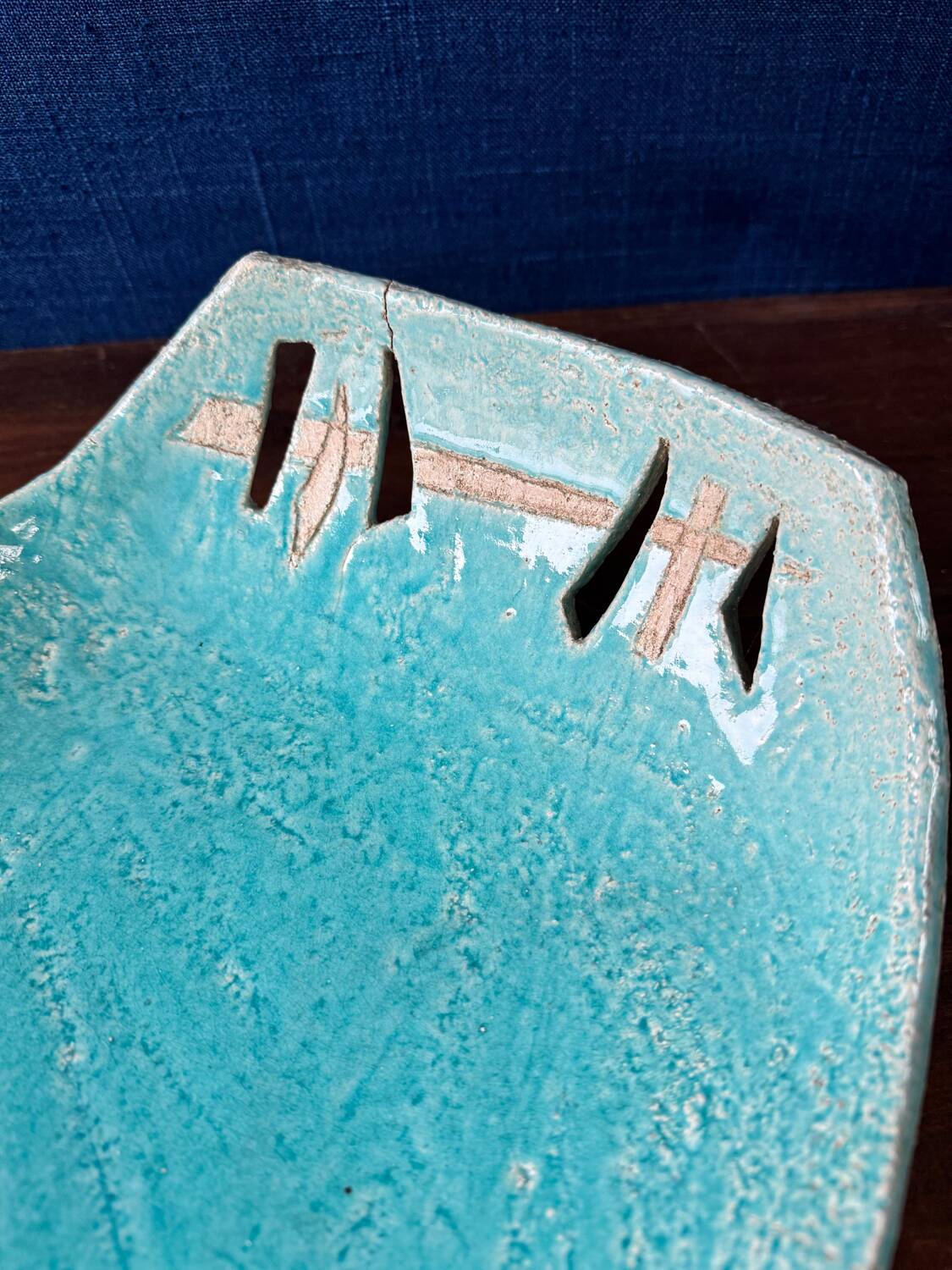 Large fruit bowl / centrepiece in glazed ceramic from the 1970s.