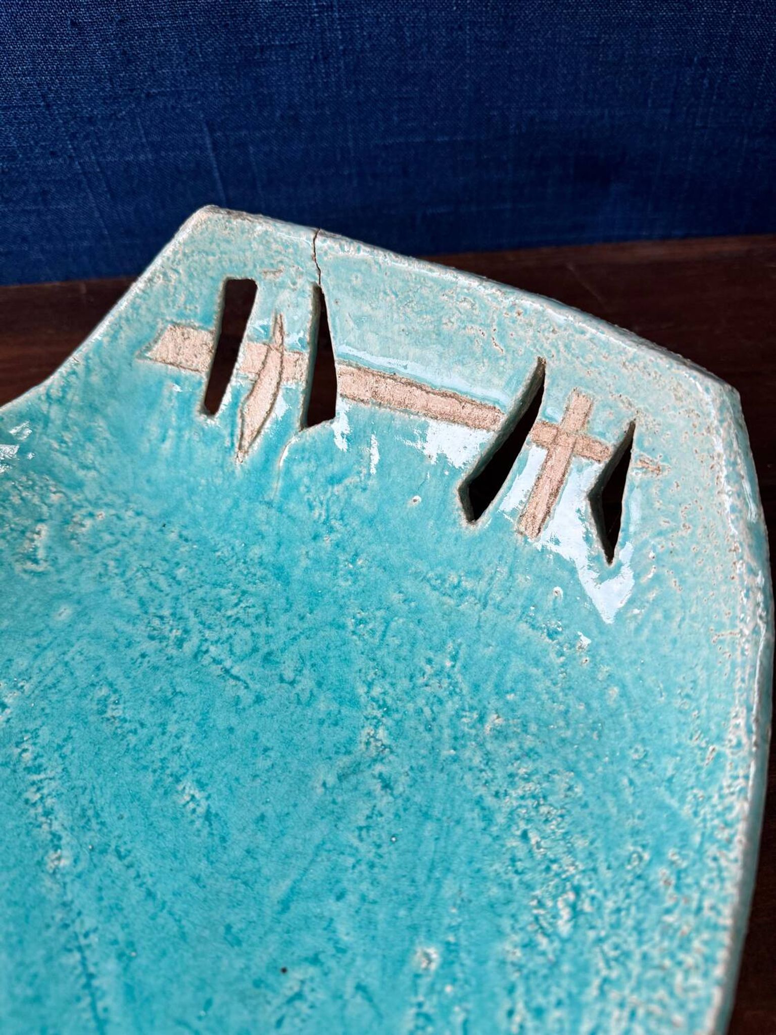 Large fruit bowl / centrepiece in glazed ceramic from the 1970s.