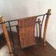 Porte-revues vintage en osier et bois