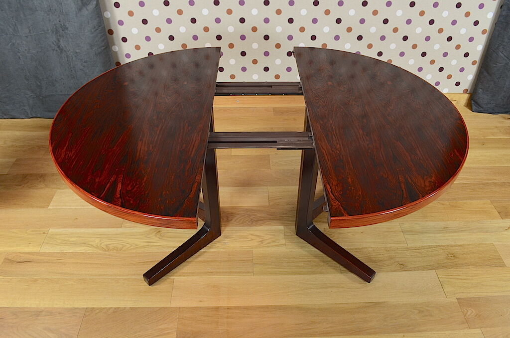 Scandinavian round table by John Mortensen vintage 1960 rio rosewood