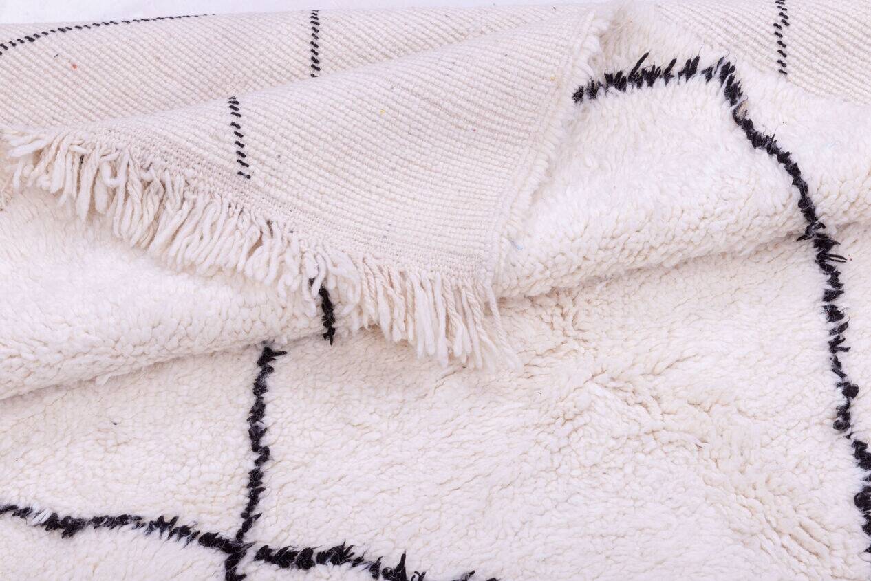 Traditional handmade Berber rug 250cmx150cm