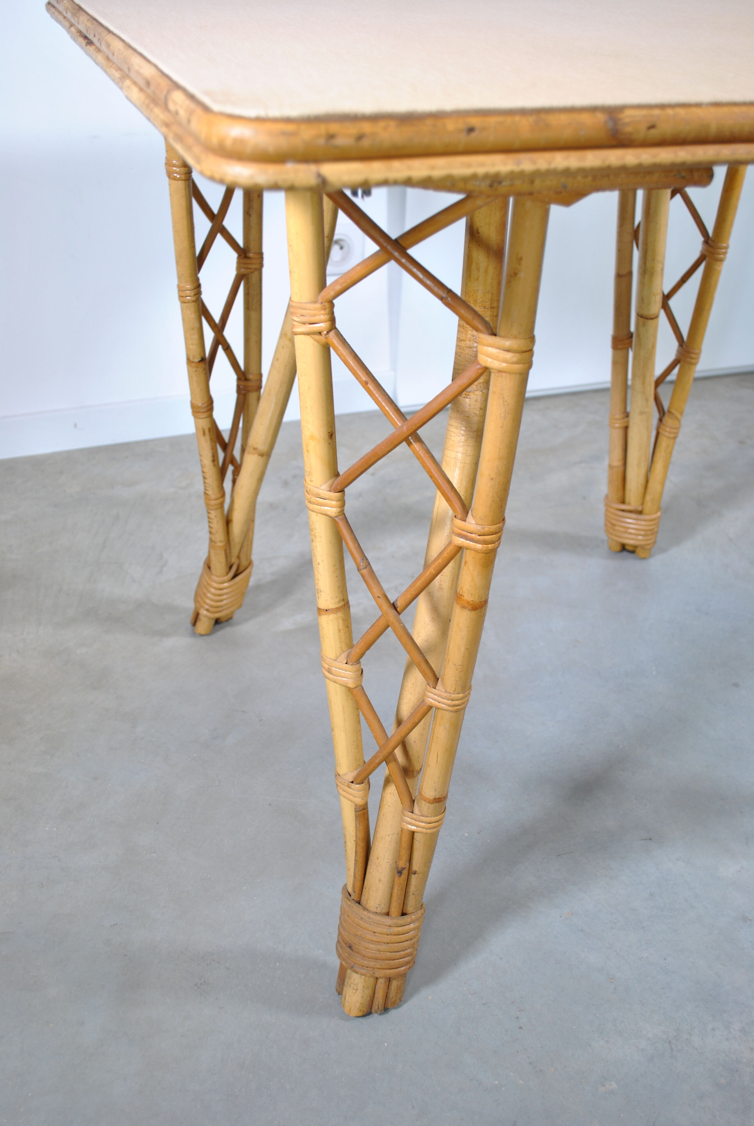 Rattan dining table year 60