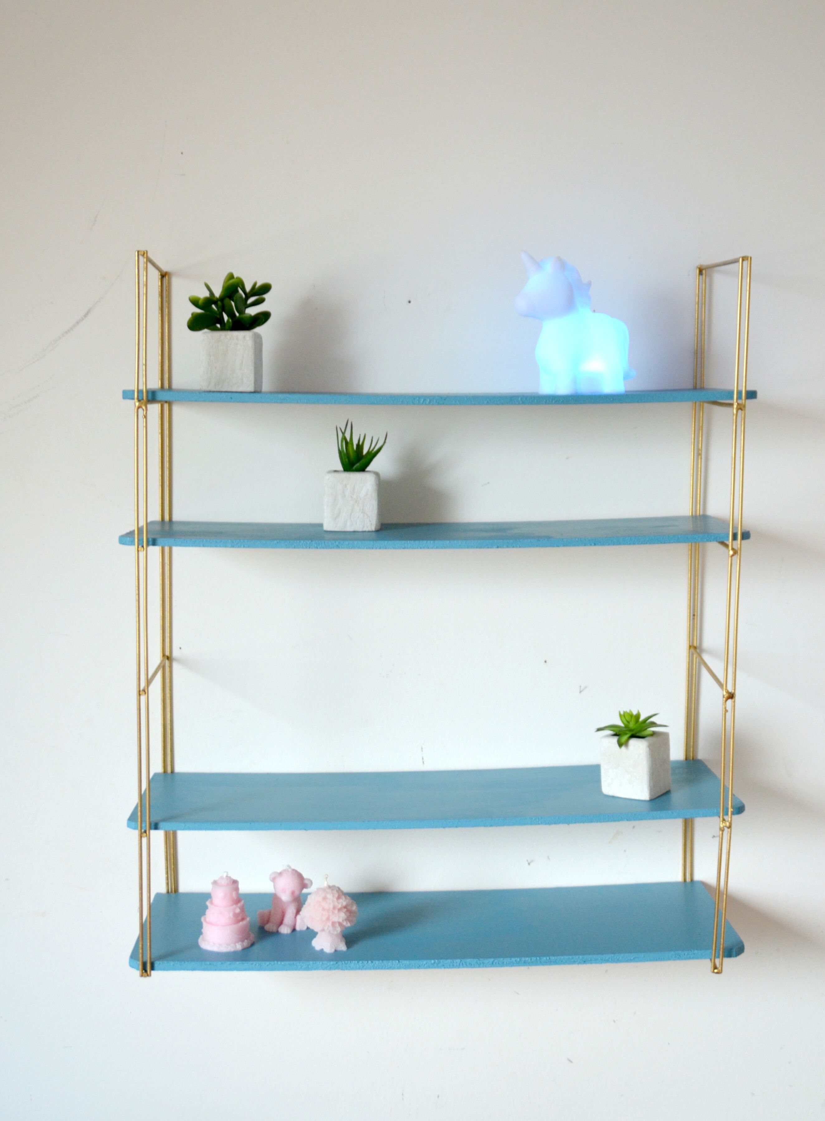 String shelf