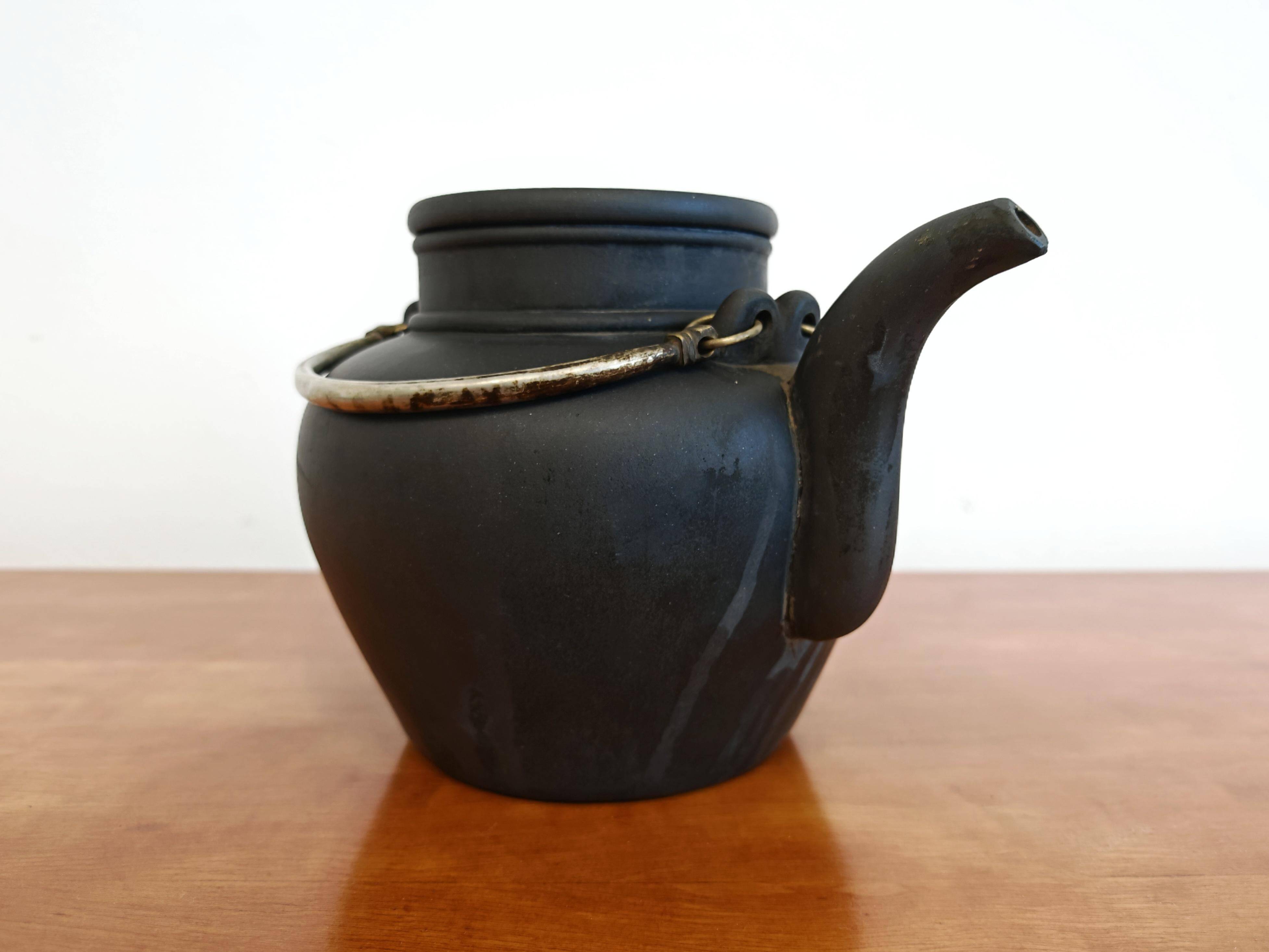 Antique Yixing teapot, Qing Dynasty, 1910s.