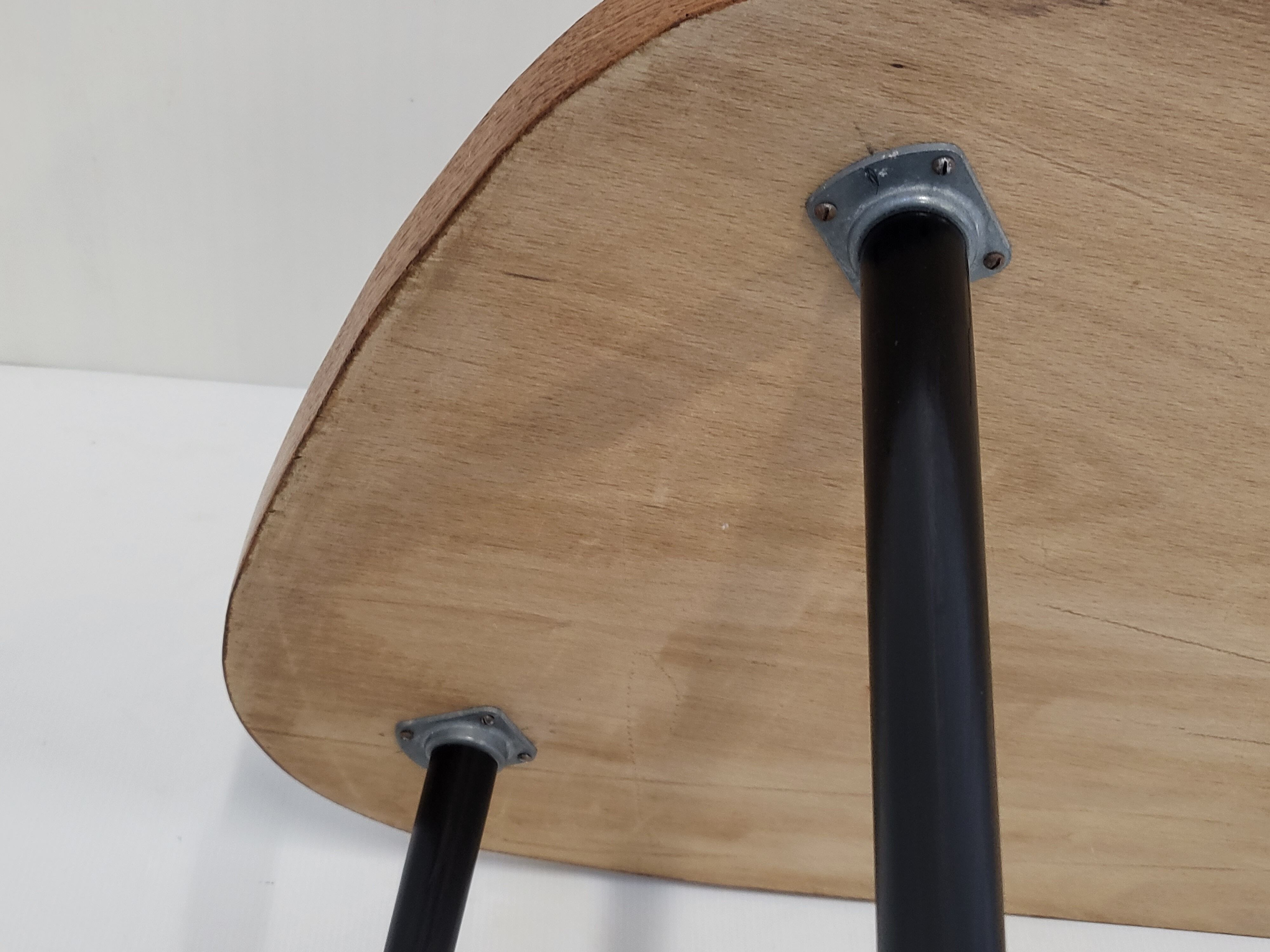 Vintage coffee table 1950 tripod