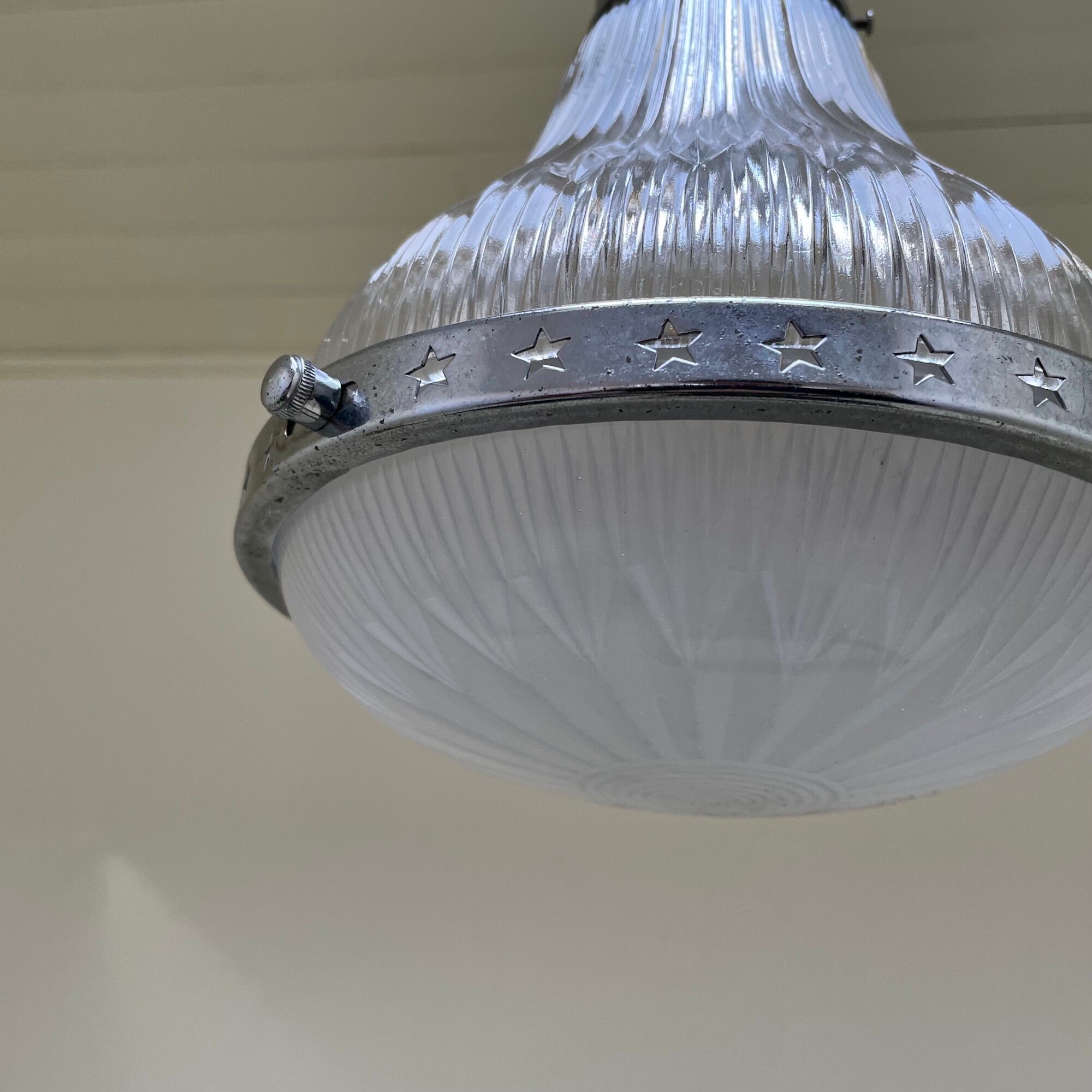 Holophane star suspension