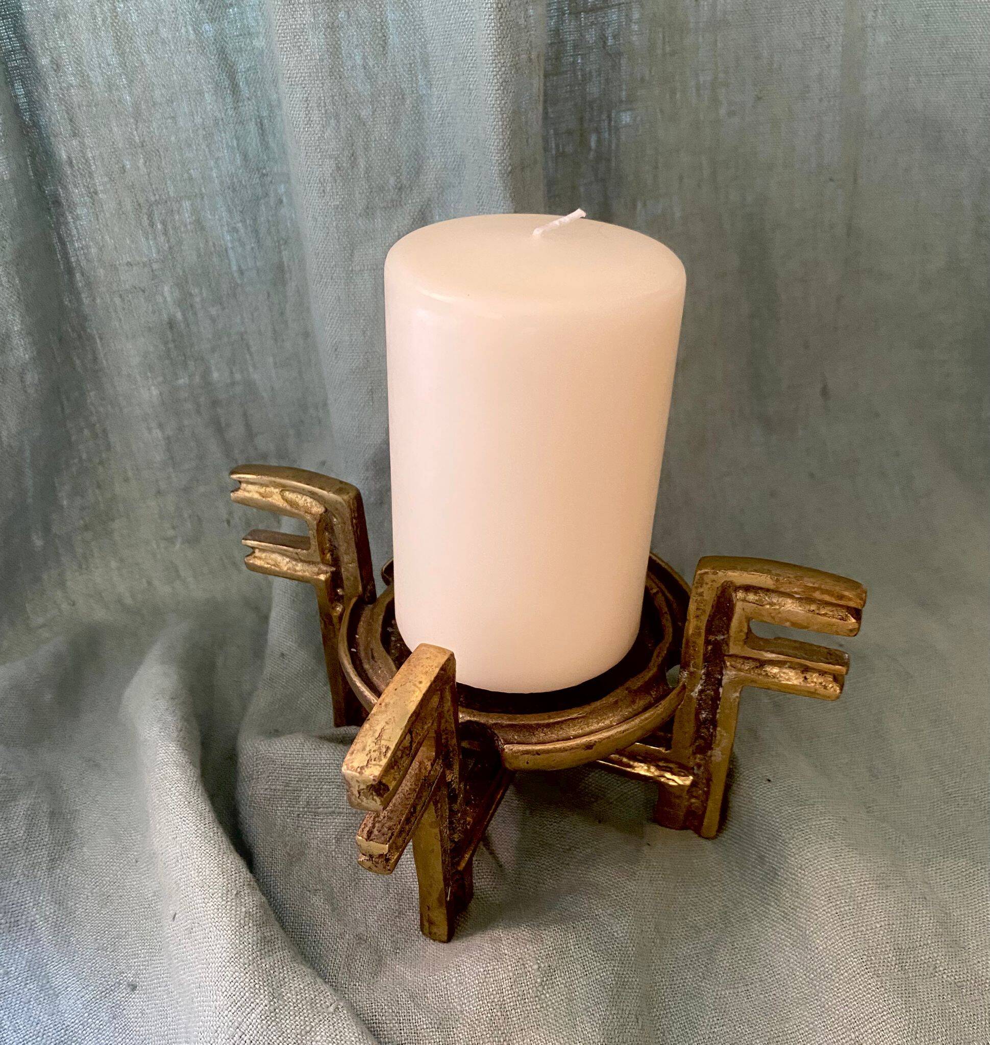 Brutalist candle holder '60-70, patinated gold