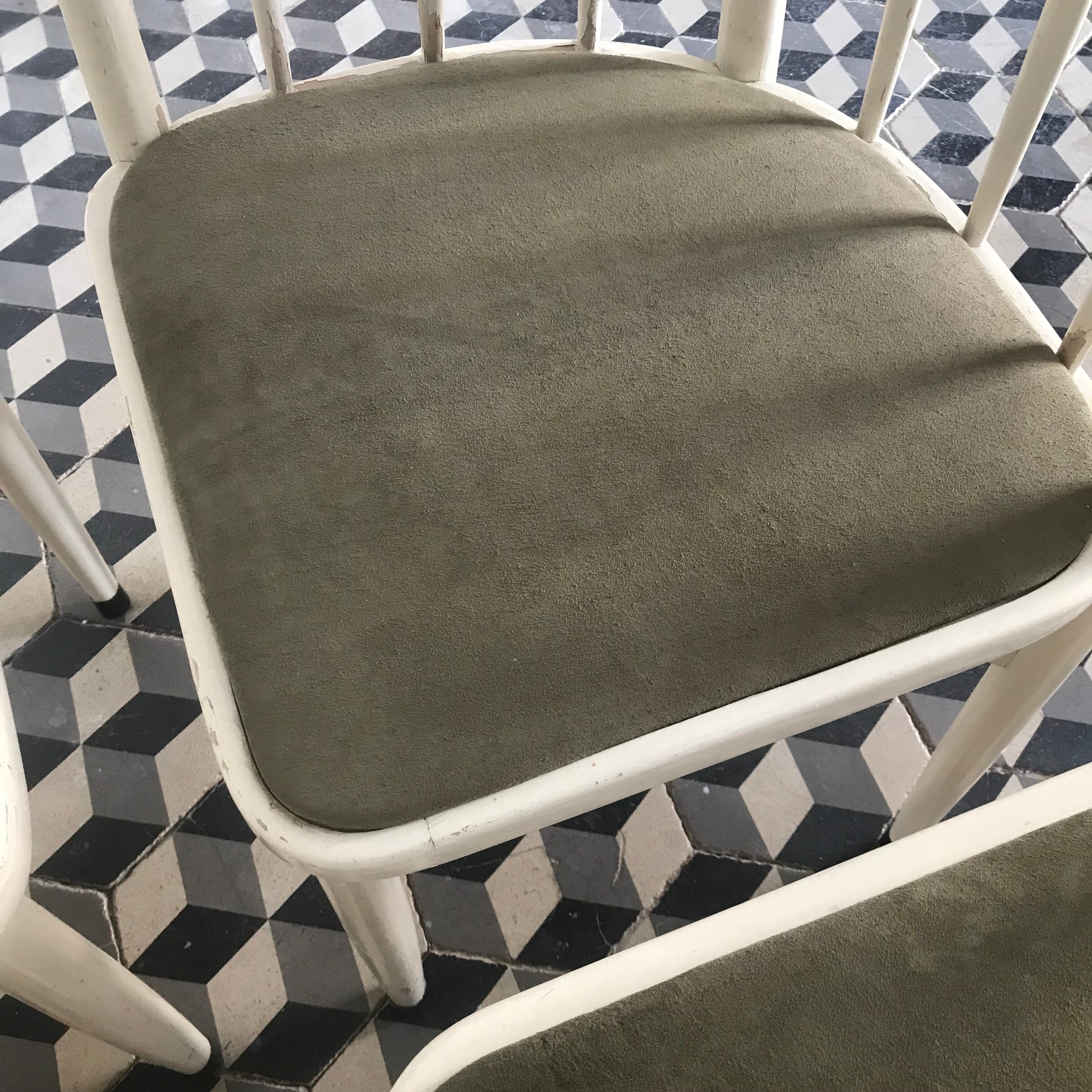 Built-in wooden chairs by Thonet